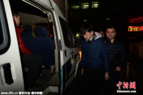 材料图：2016年1月海淀警方在空军总病院抓获6名号市井。 图片起源：京华时报-西方IC 版权作品 请勿转载