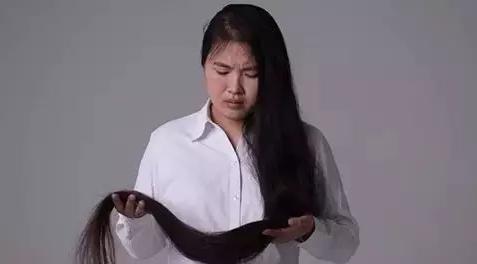 ▲蓄发现志的李宁。图片来自@广场裸跪为母鸣冤人年夜女生