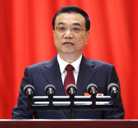 3月5日，第十三届天下国民代表年夜会第一次集会在北京国民年夜礼堂揭幕。国务院总理李克强作当局任务讲演。新华社记者 姚年夜伟 摄