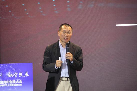 原阿里巴巴团体副总裁叶朋鼓励年青海归。