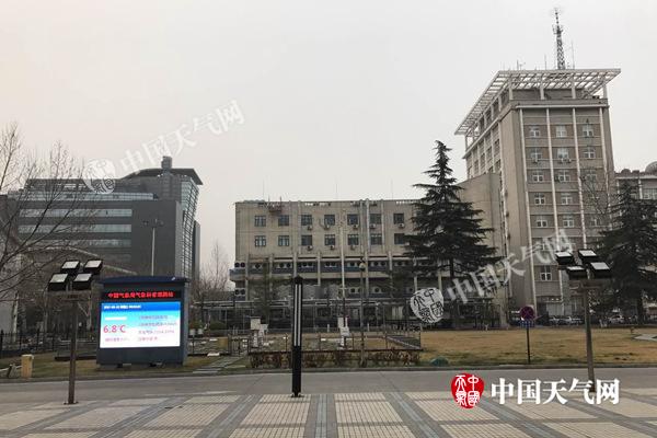 今晨，北京天空阴森。