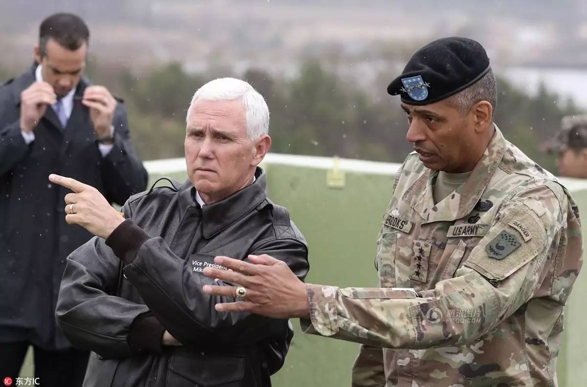 ▲材料图片：4月17日，美国副总统彭斯拜访了朝韩非军事区。彭斯重申美国对朝鲜的┞方略容忍已停止，忠告对方不要四平八稳。