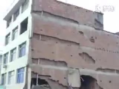实拍：浙江温州五层平易近房坍毁
